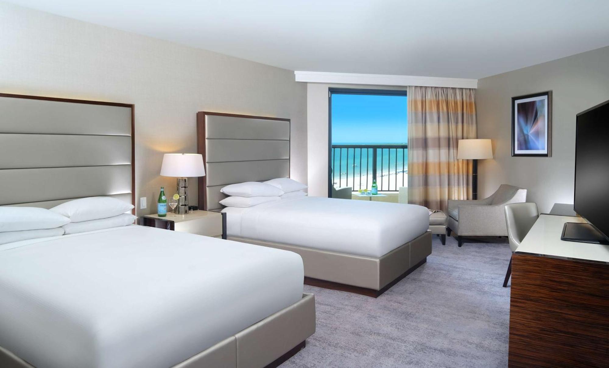 Hilton Marco Island Beach Resort And Spa Exterior foto